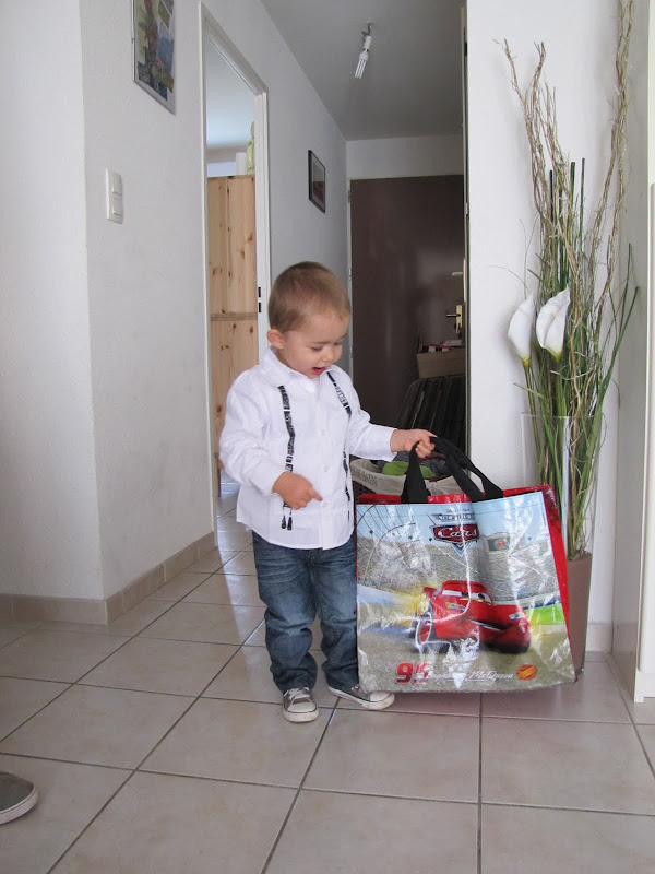 Blog de enzo-petit-pilote : enzo bient&ocirc;t grand fr&egrave;re..., novembre 2010