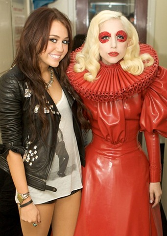 [miley-cyrus-lady-gaga[7].jpg]