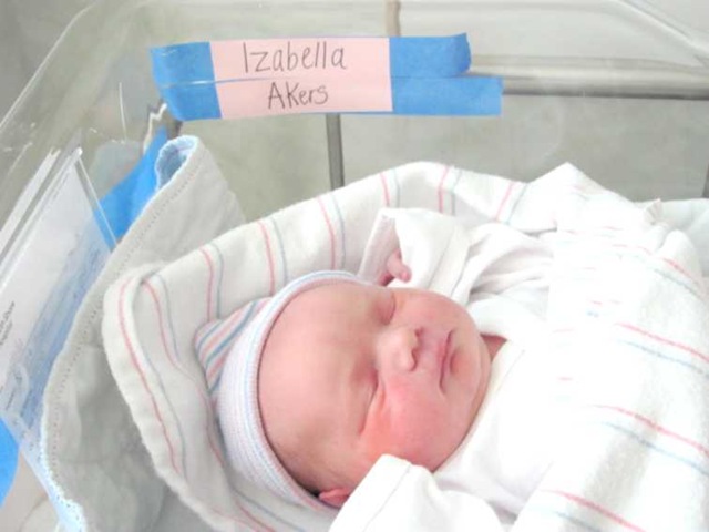 [izabellai n bassinet[2].jpg]