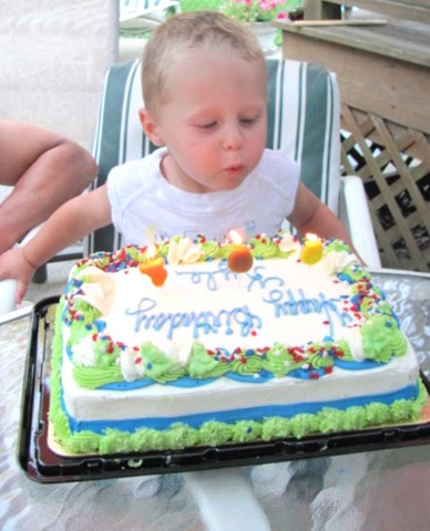 [kyle blowing out 3rd birthday candles[2].jpg]