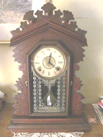 [antique clock[3].png]