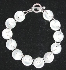 button bracelet white2