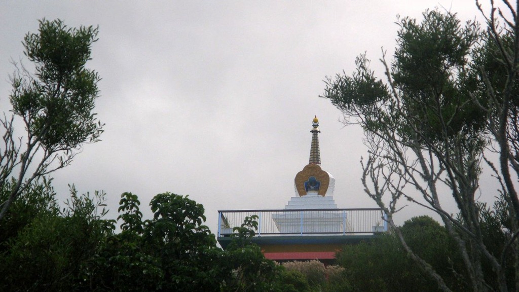 [stupa from road[10].jpg]