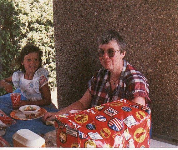 [1987-05 Sela and Oma picnic[2].jpg]