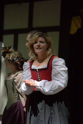 Narrator of Henry the VEEE!
Actress from "Shakespeare's Skum"