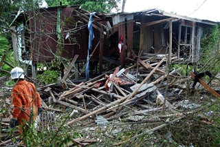 Rumah stor mercun meletup, kanak-kanak 6 tahun maut.