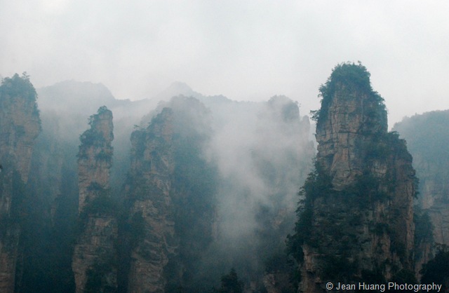 [Floating Mountains of Zhangjiajie, Hunan Province, China[6].jpg]