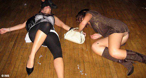 [Drunk Women on the Floor passed out[4].jpg]