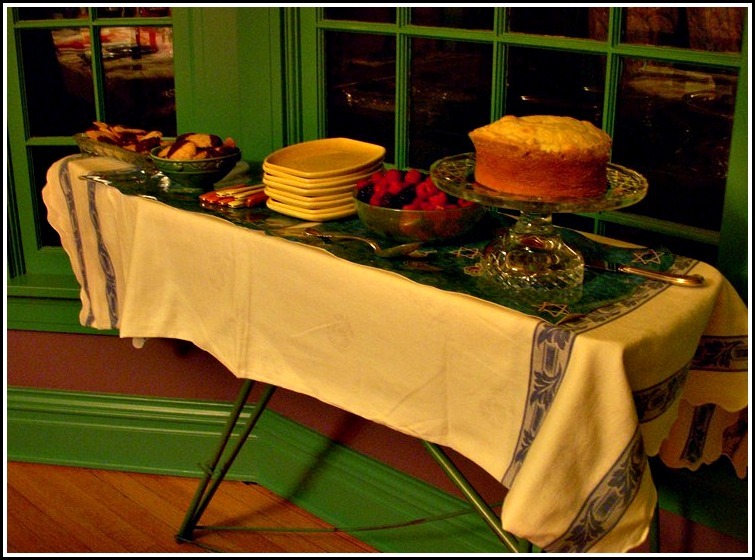 [Hanukkah table desserts[2].jpg]