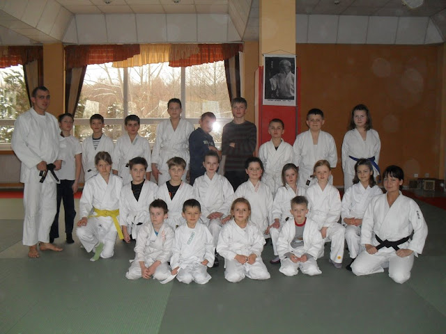 http://lh6.ggpht.com/_lgb-G1dFEIc/S1tzyCaenxI/AAAAAAAAMek/ntb7fPBpLHo/s640/Wiktorowo%20252.JPG