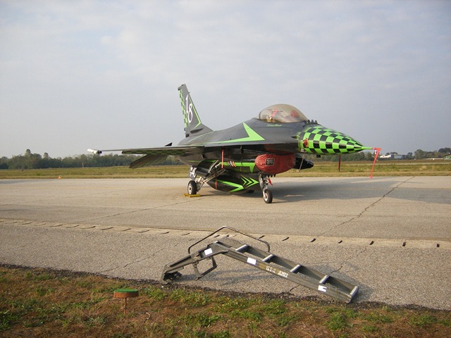 [F16_fighting_falcon[4].jpg]