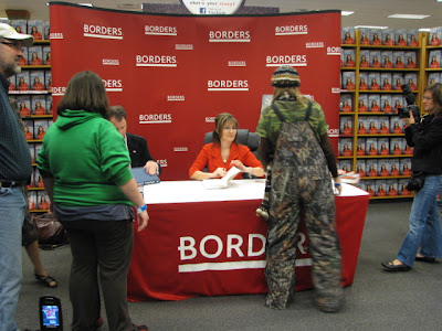Former Vice Presidential Candidate Sarah Palin Signs Books in Springfield