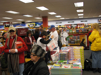 Former Vice Presidential Candidate Sarah Palin Signs Books in Springfield