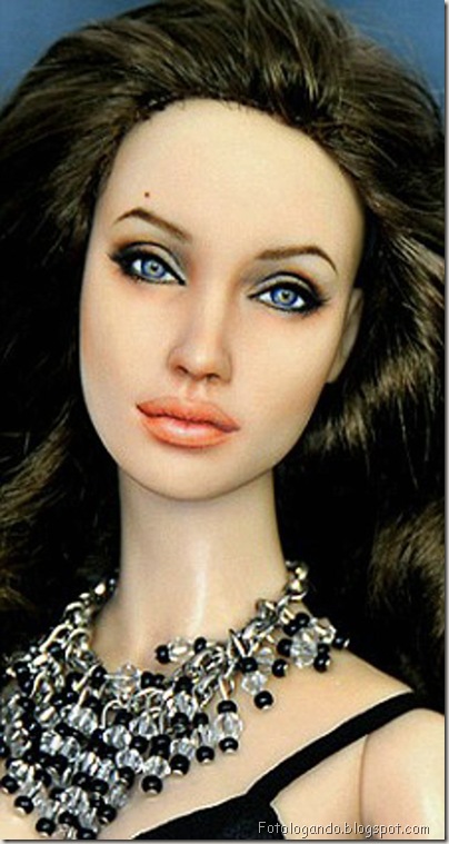Boneca da Angelina Jolie
