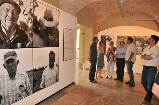 [Fotos Expo El vinyet inauguració 021[4].jpg]