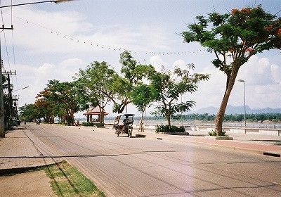 メコン河沿いの遊歩道－ナコンパノム