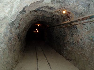 鉱山の坑道に入る－グアナファト