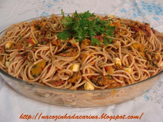 [espaguete-com-carne-seca[3].jpg]