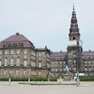 DSC03387.JPG - 4.07. Kopenhaga - Slotsholmen - Christiansborg z pomnikiem Fryderyka VII (II)