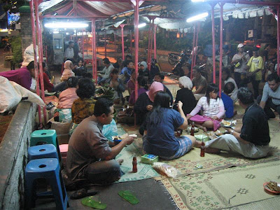 Kuliner Semarang: Lesehan Nasi Ayam