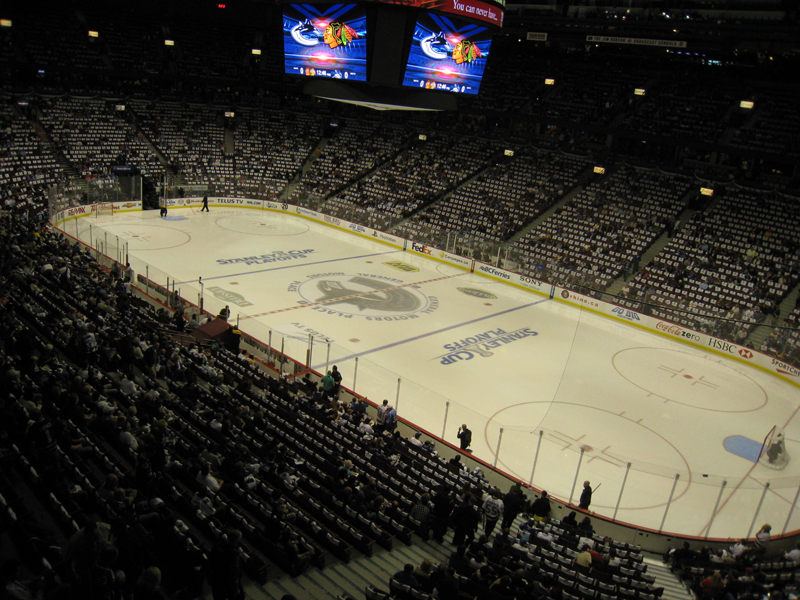 canucks_blackhawks_game6_3.jpg