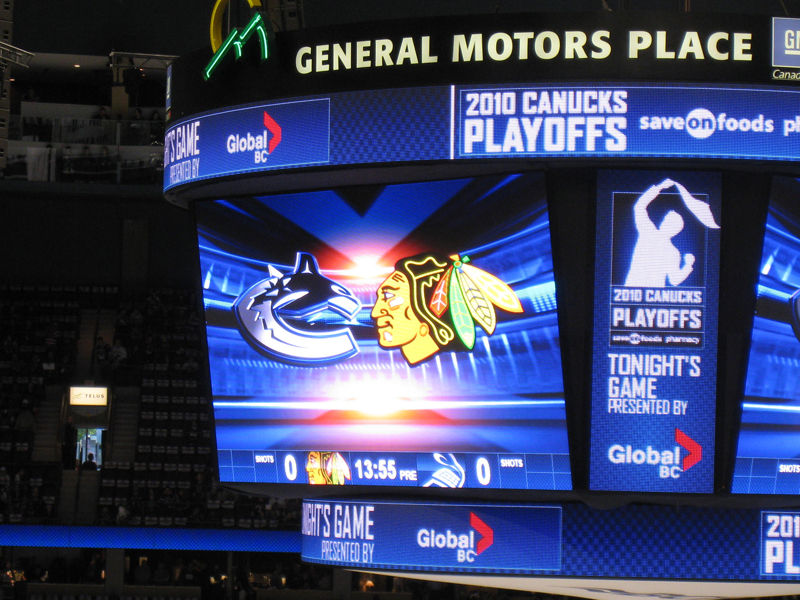 canucks_blackhawks_game6_9.jpg