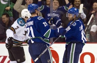 canucks_nov26_sharks2.jpg