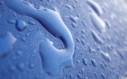 Water_Drops_on_Blue_1920x1200