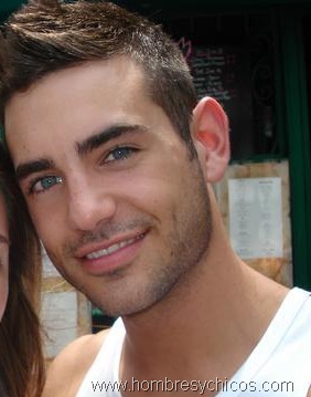 [hombres-y-chicos-guapos[7].jpg]
