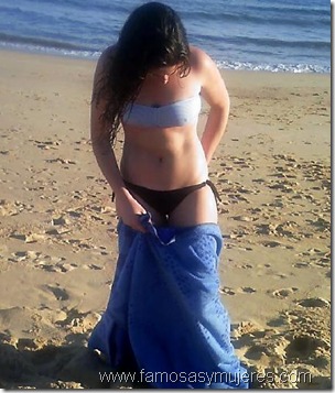 chicas en tangas playa
