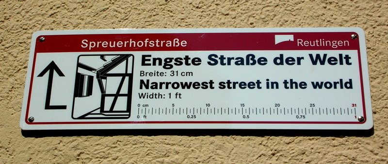 [narrowest_street_05.jpg]