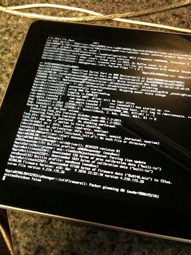 30680 Geohot announce BlackRa1n application to jailbreak iPad