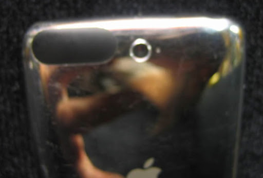 ipod touch prototype camera6 Two cameras have been pinned on a new version of iPod Touch