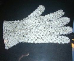 michael-jackson michael jackson Sparkling glove to the game Michael Jackson