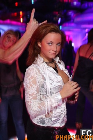 ảnh hộp đêm của Nga :x Moscow_nightclubs_sexy_girls_37