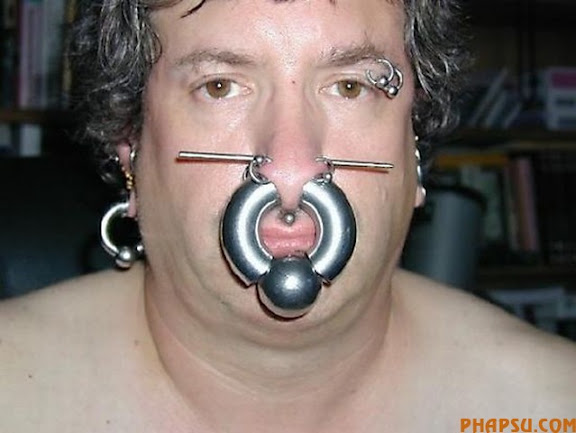 tattoos_and_piercings_03.jpg