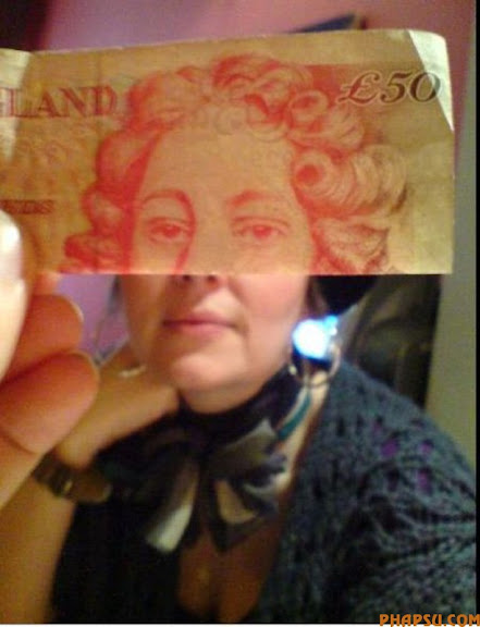 playing_with_money_17.jpg