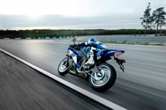 2009-YZF-R6-action-02_prv_tcm26-271725