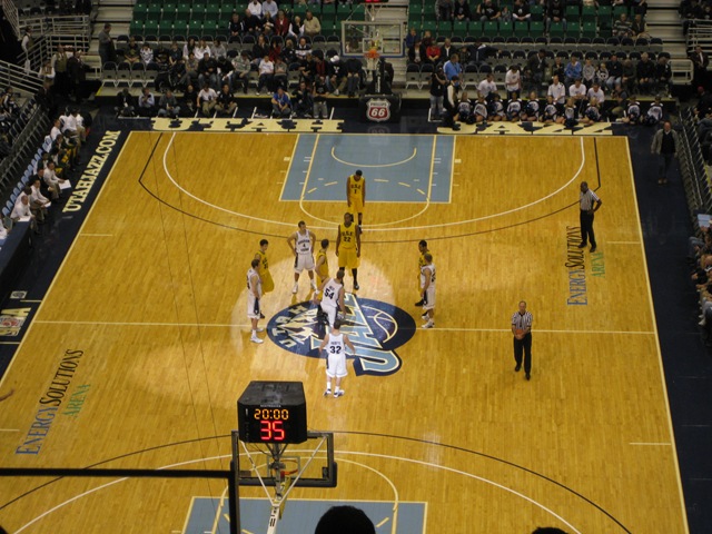 [BYU - SF bball 016[2].jpg]