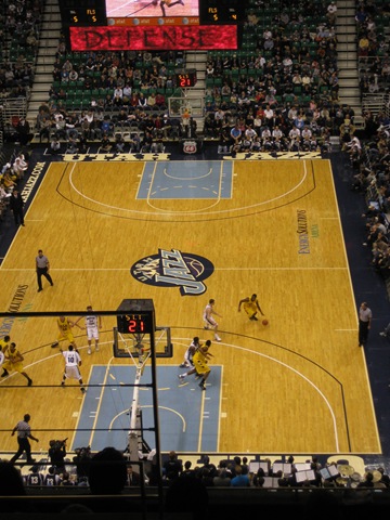 [BYU - SF bball 029[2].jpg]