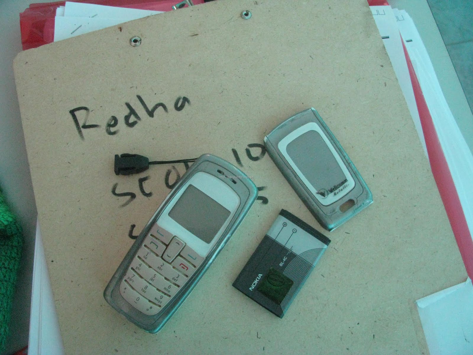 [Nokia_2112[14].jpg]