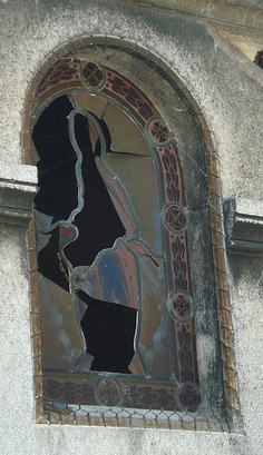[broken stained glass[9].jpg]