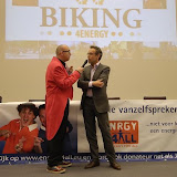13 Ron Bonz geeft het woord aan wethouder van der Meer.JPG