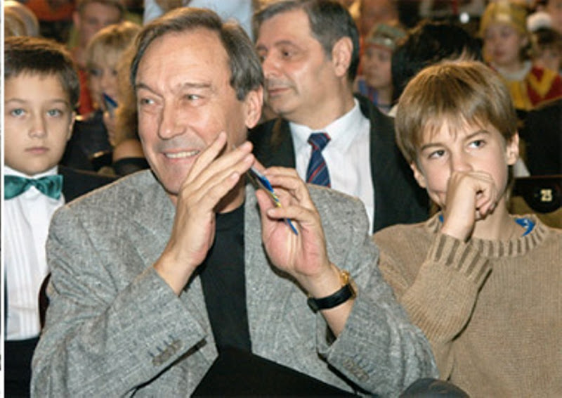 http://lh6.ggpht.com/_nQuL-QgAw-w/Sj1PCzVxnFI/AAAAAAAAHfA/zX1yiDHm2uU/s800/6.jpg