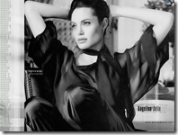 Angelina-Jolie-07-Wallpaper
