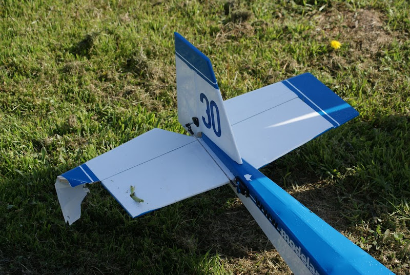 Ułamany fragment statecznika? Marcin + Cyjanoakryl + Aktywator = Żaden Problem