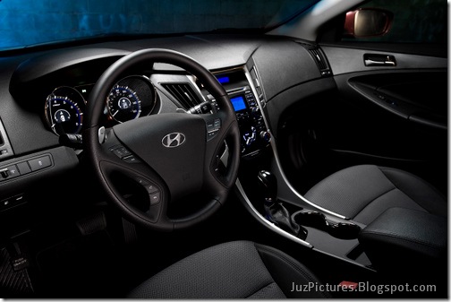 2011-Hyundai-Sonata-17
