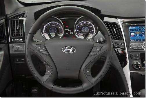 2011-Hyundai-Sonata-21