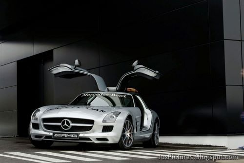 [Mercedes-Benz-SLS-AMG-F1-Safety-Car-3[2].jpg]