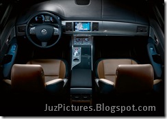 2010-Jaguar-XFR-dashboard-3